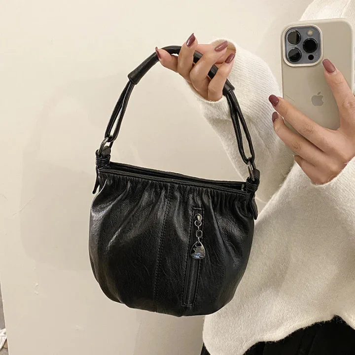 Damen Plissee-Handtasche aus weichem Material – Vielseitig tragbar als Hand-, Schulter- oder Umhängetasche 👜✨