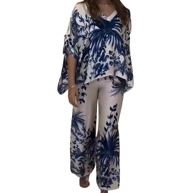 Luftiges Damen-Set im botanischen Design – Zweiteiliges Sommer-Outfit mit V-Ausschnitt