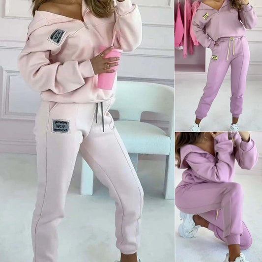 Zweiteiler mit stylischem Hoodie und verkürzter Hose