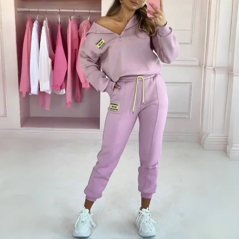 Zweiteiler mit stylischem Hoodie und verkürzter Hose