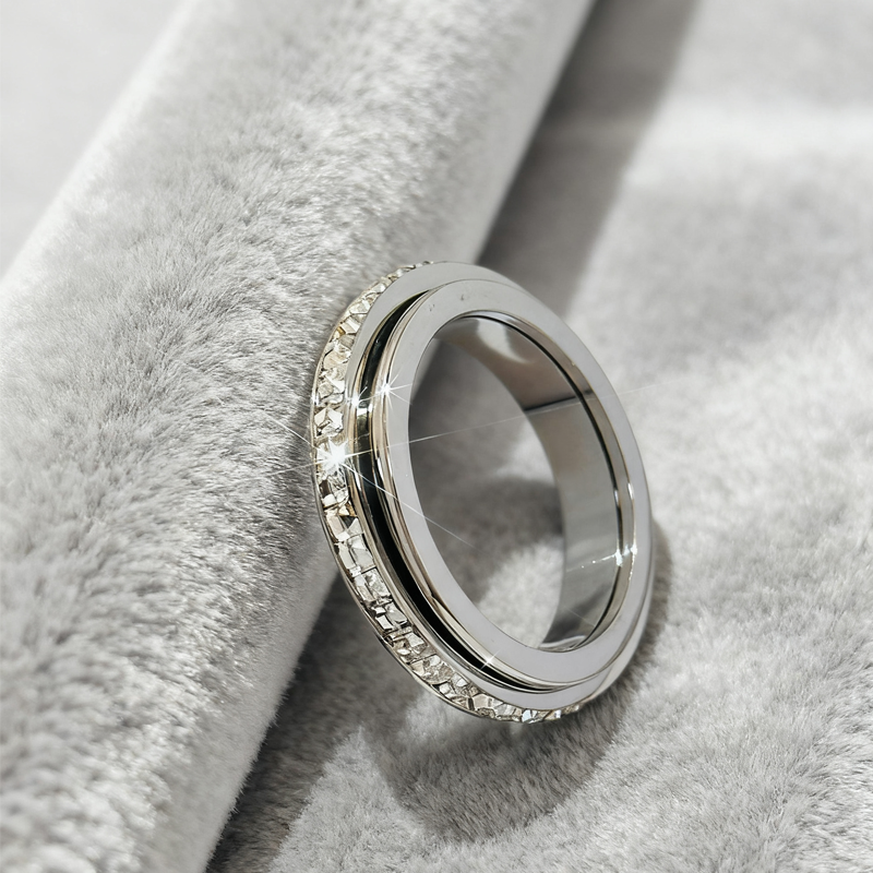🎊Fröhliches Neujahr! 50% auf alles ⏰💖Drehbarer Spinner-Ring aus Titanstahl mit Zirkonia