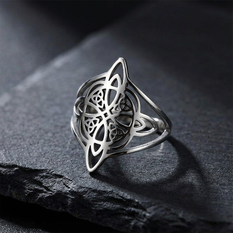 Großer Ring mit doppeltem keltischem Hexenknoten – markant & zeitlos 🔮✨