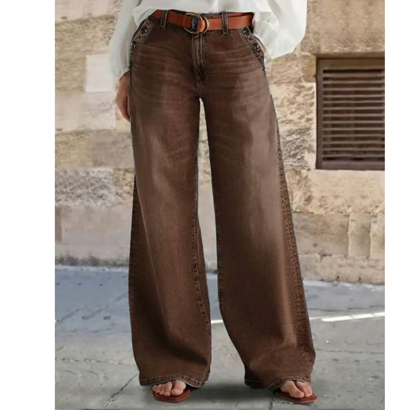 Hoch taillierte Jeans mit weitem Bein und Knopfdetail