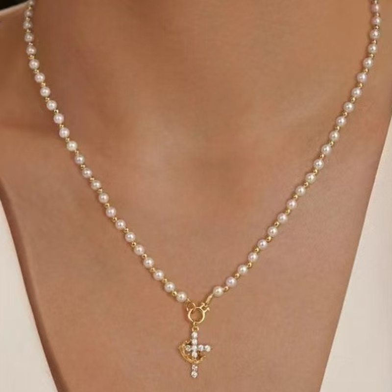 ✨ Zweilagige Perlenkette mit Kreuz-Anhänger – Vintage & schlichtes Design