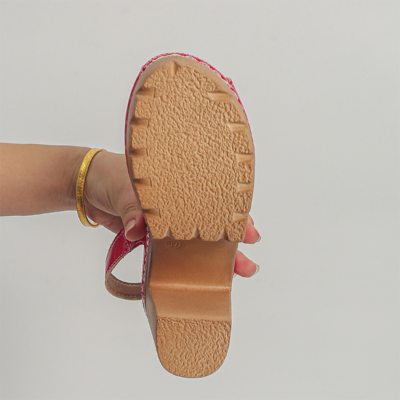 Elegantes sandalias de punta abierta con tacón con hebilla